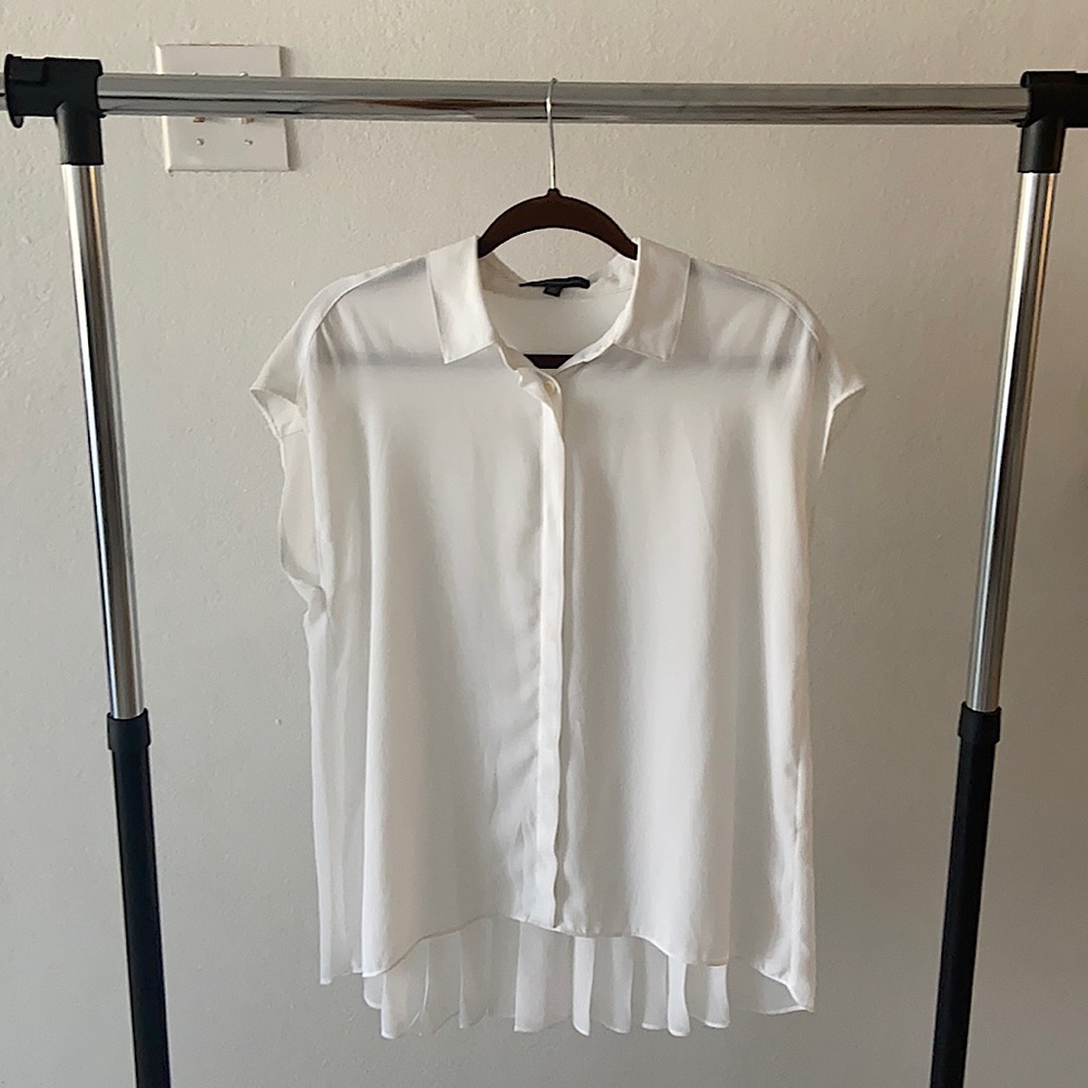 Banana Republic, medium, white, pleaded back blouse.